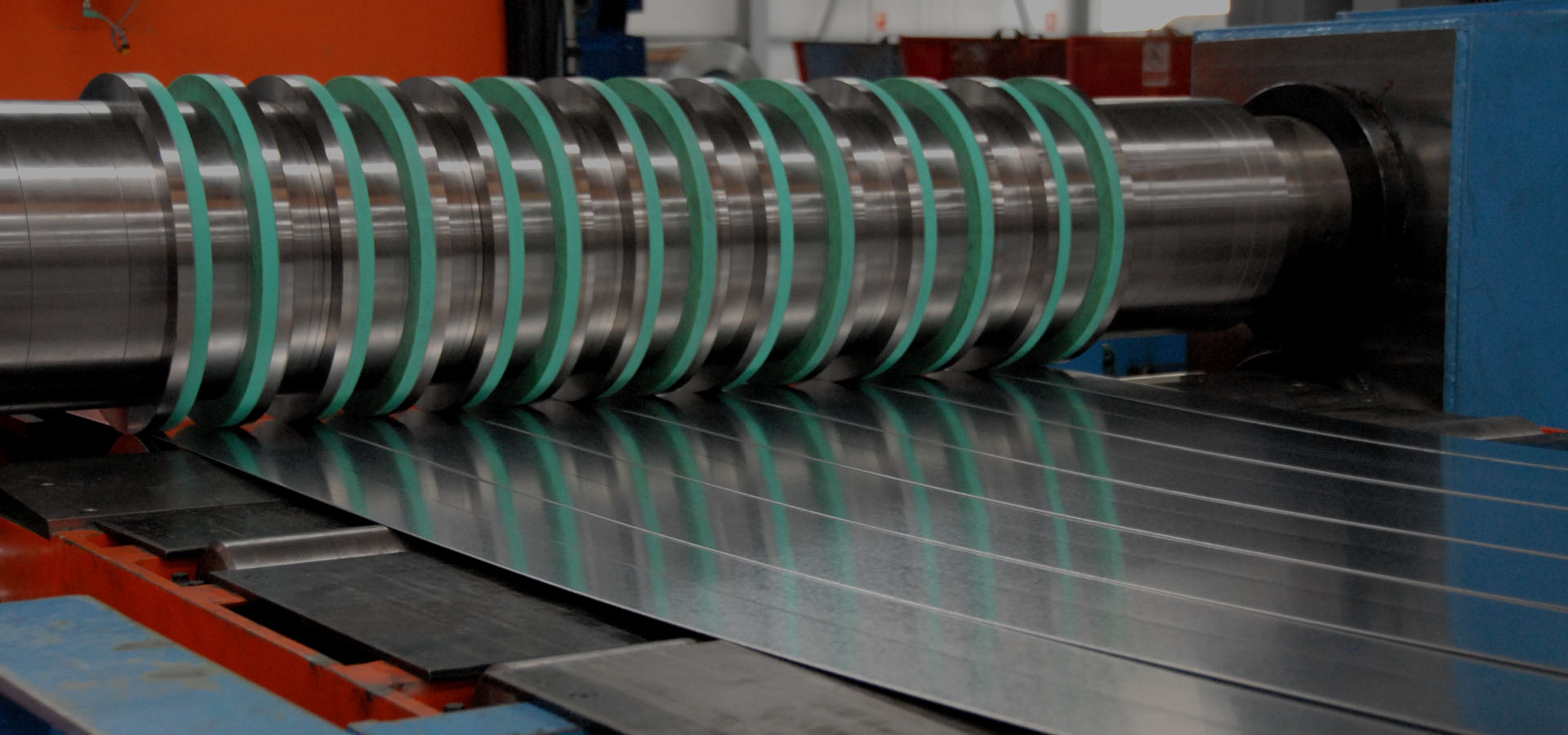 Flat steel products cutting centre